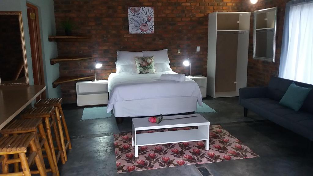 Homebase Kruger Self Catering - Image 10