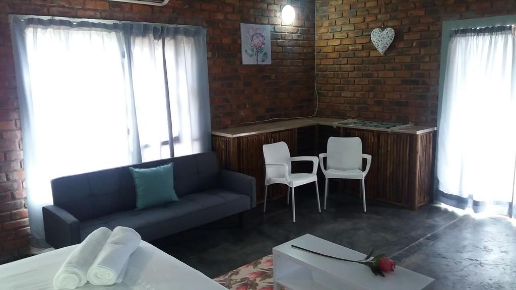 Homebase Kruger Self Catering - Image 16