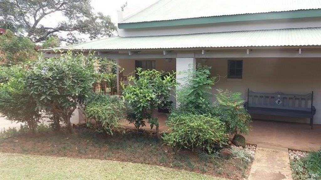 Kruger Park House - Image 16